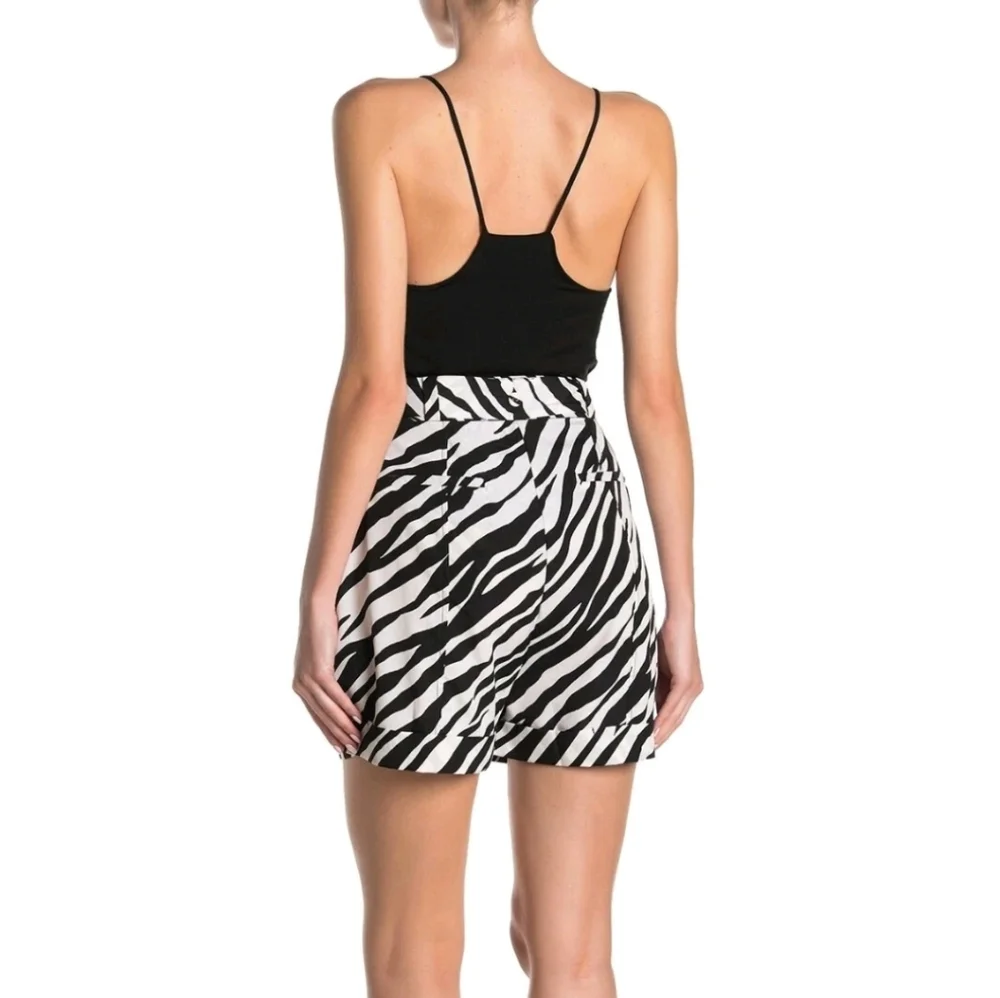 Walter Baker Zebra Shorts, Size 10 - Picture 2 of 10